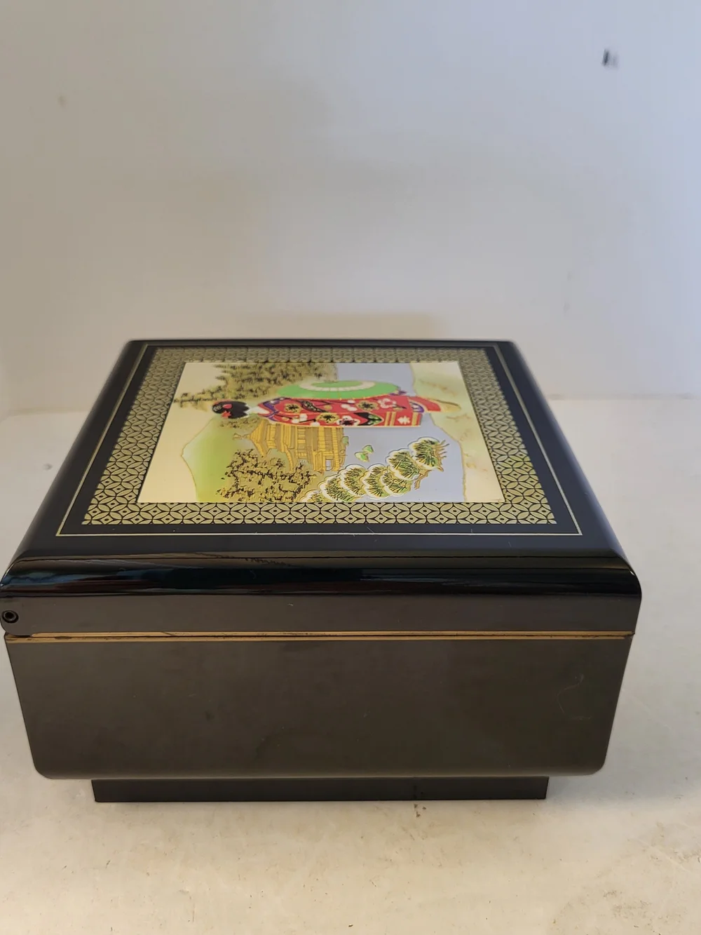Mid-Century Japanese Chokin Style Lacquerware Musical Jewelry Box